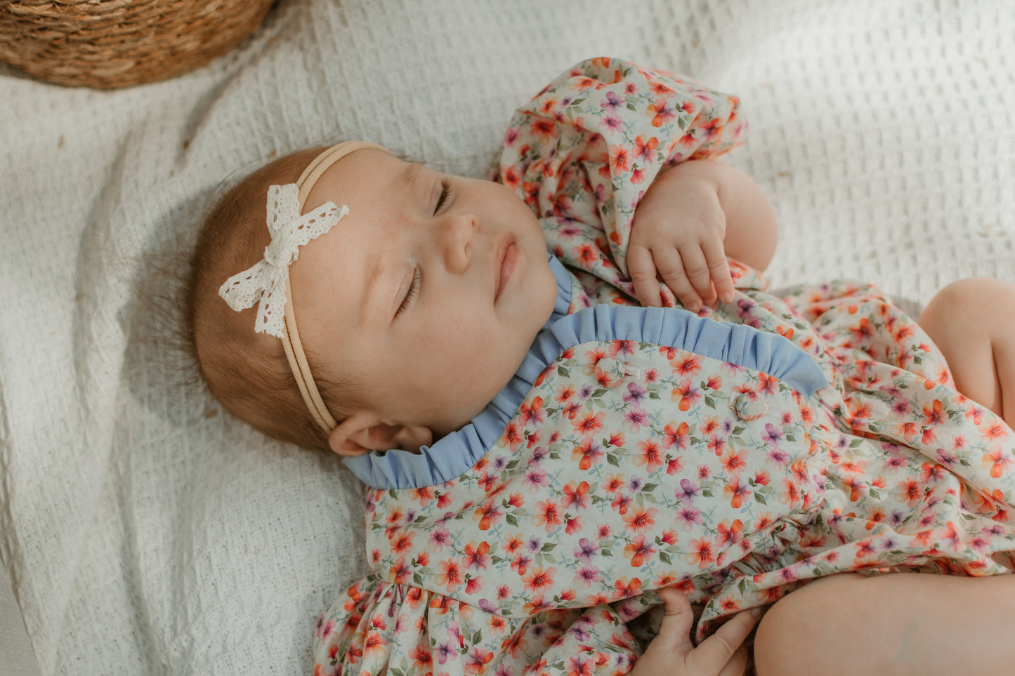 Tiny Lace Bow