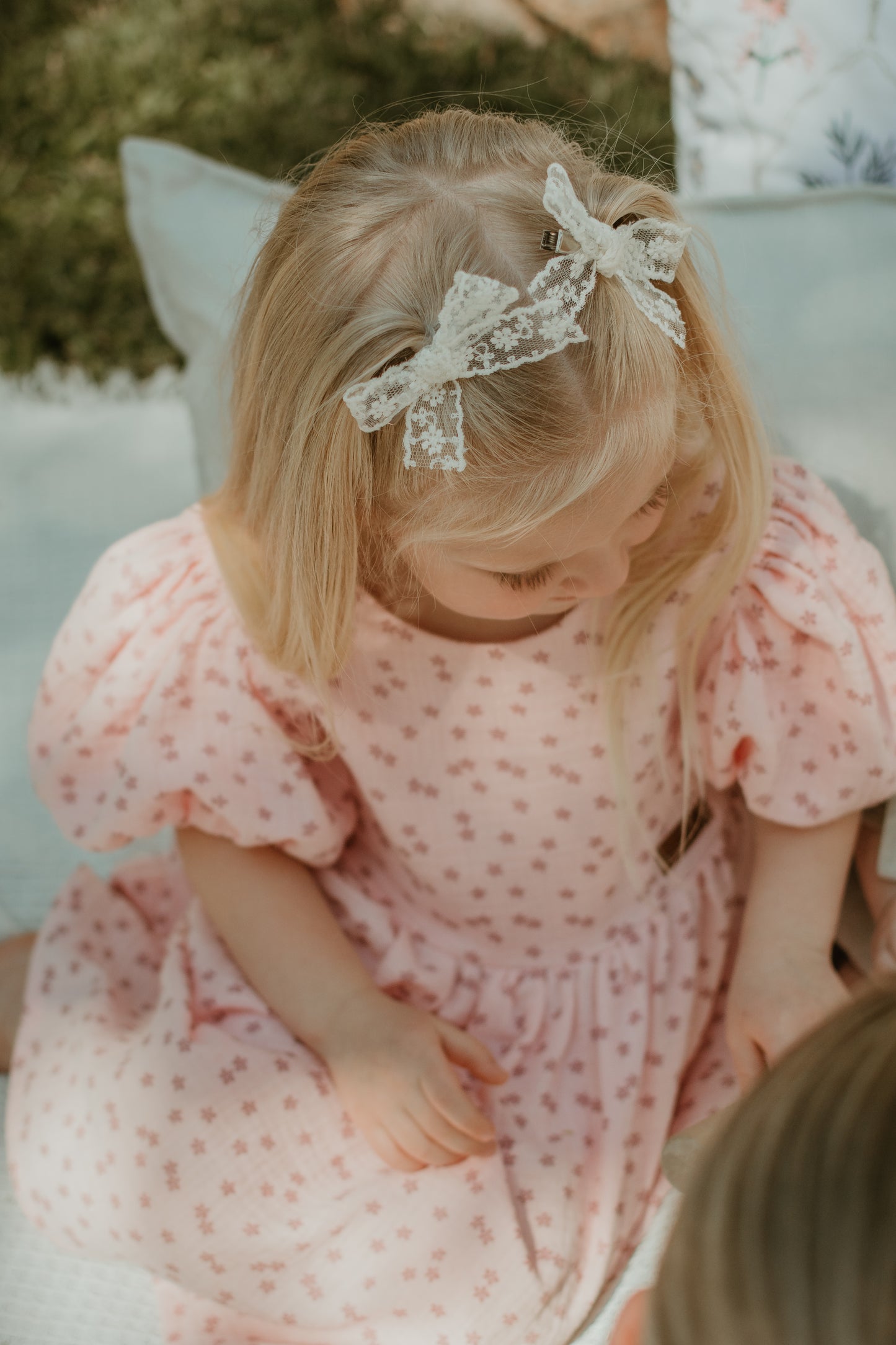 Daisy Lace Bows