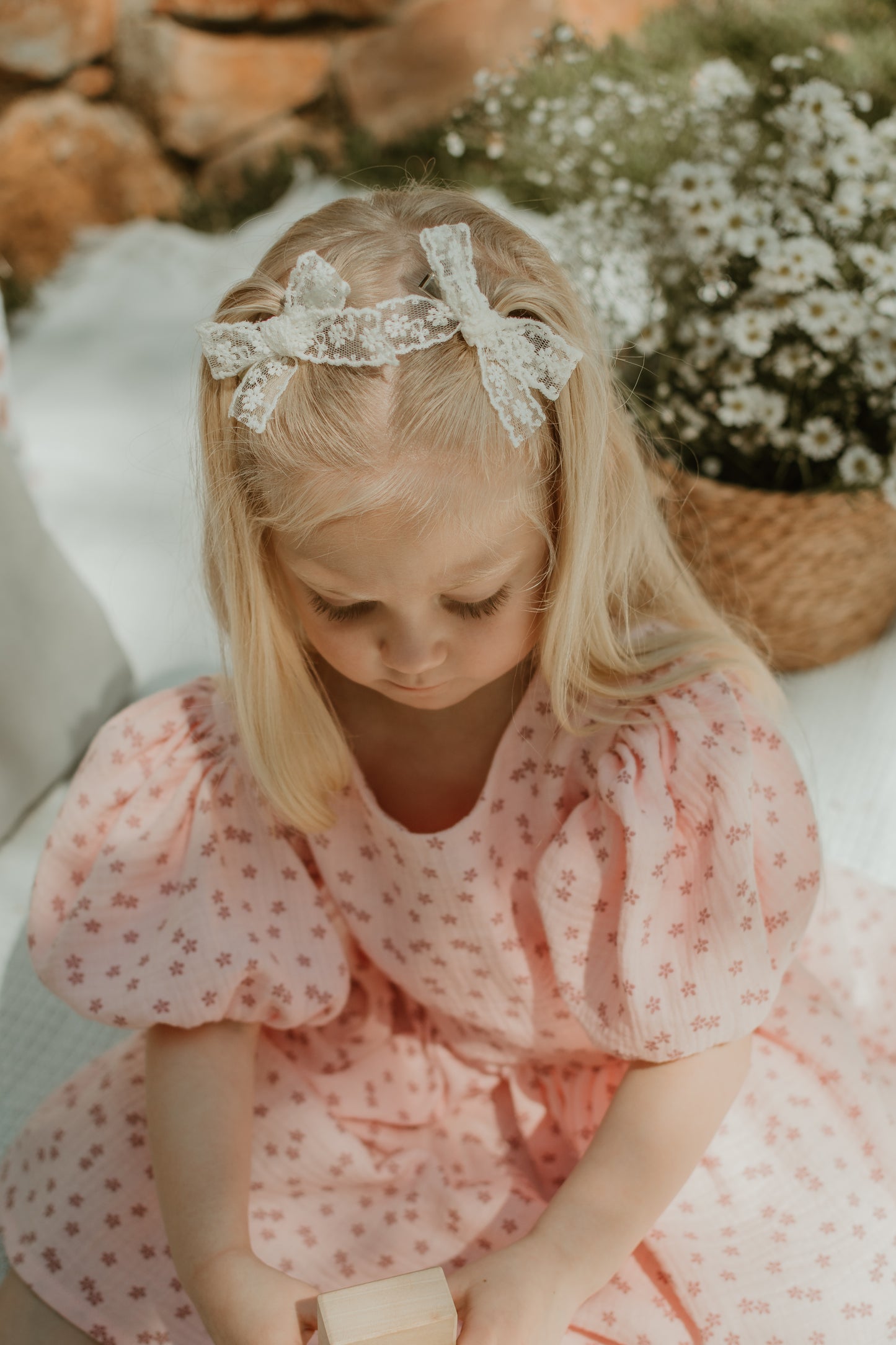 Daisy Lace Bows
