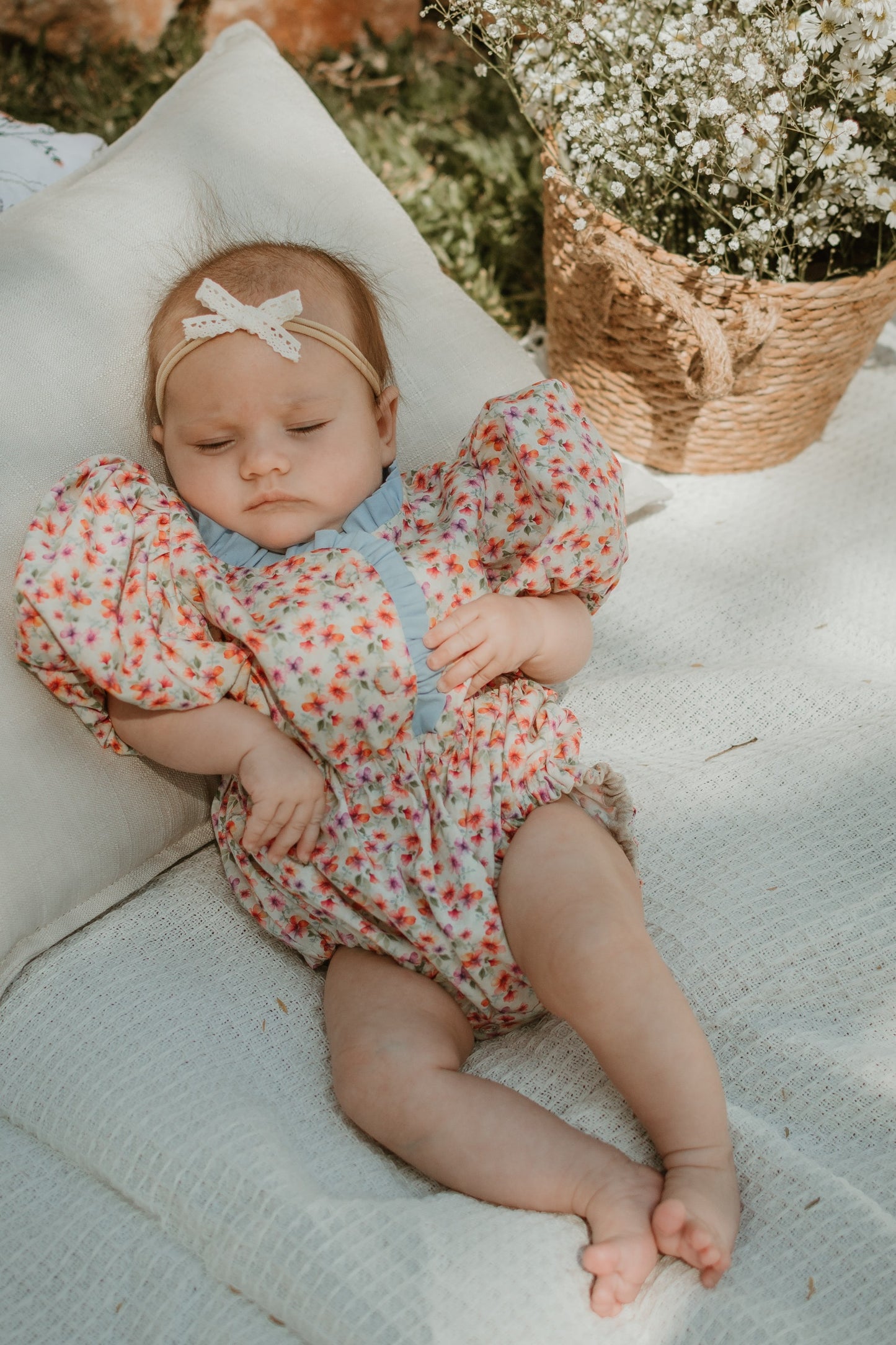 Tiny Lace Bow